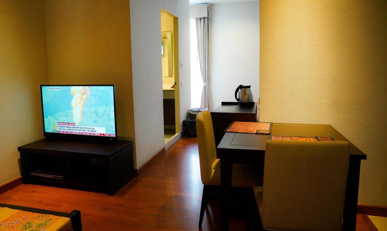 Siam Bright Suite Bangkok Exterior photo