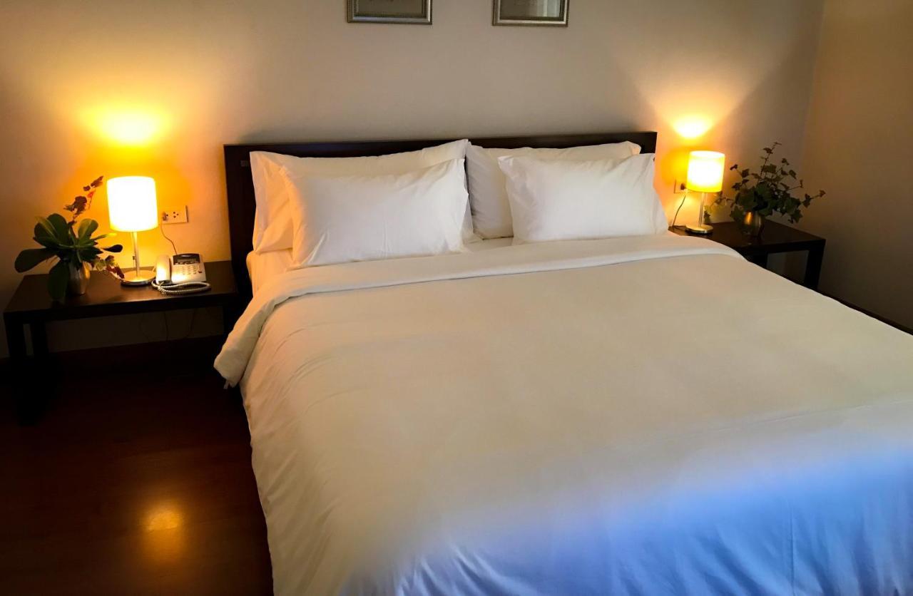 Siam Bright Suite Bangkok Exterior photo