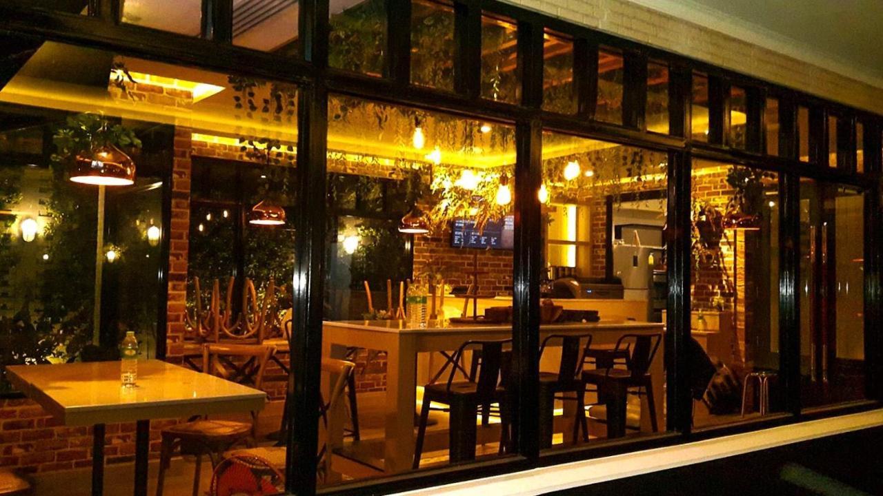 Siam Bright Suite Bangkok Exterior photo